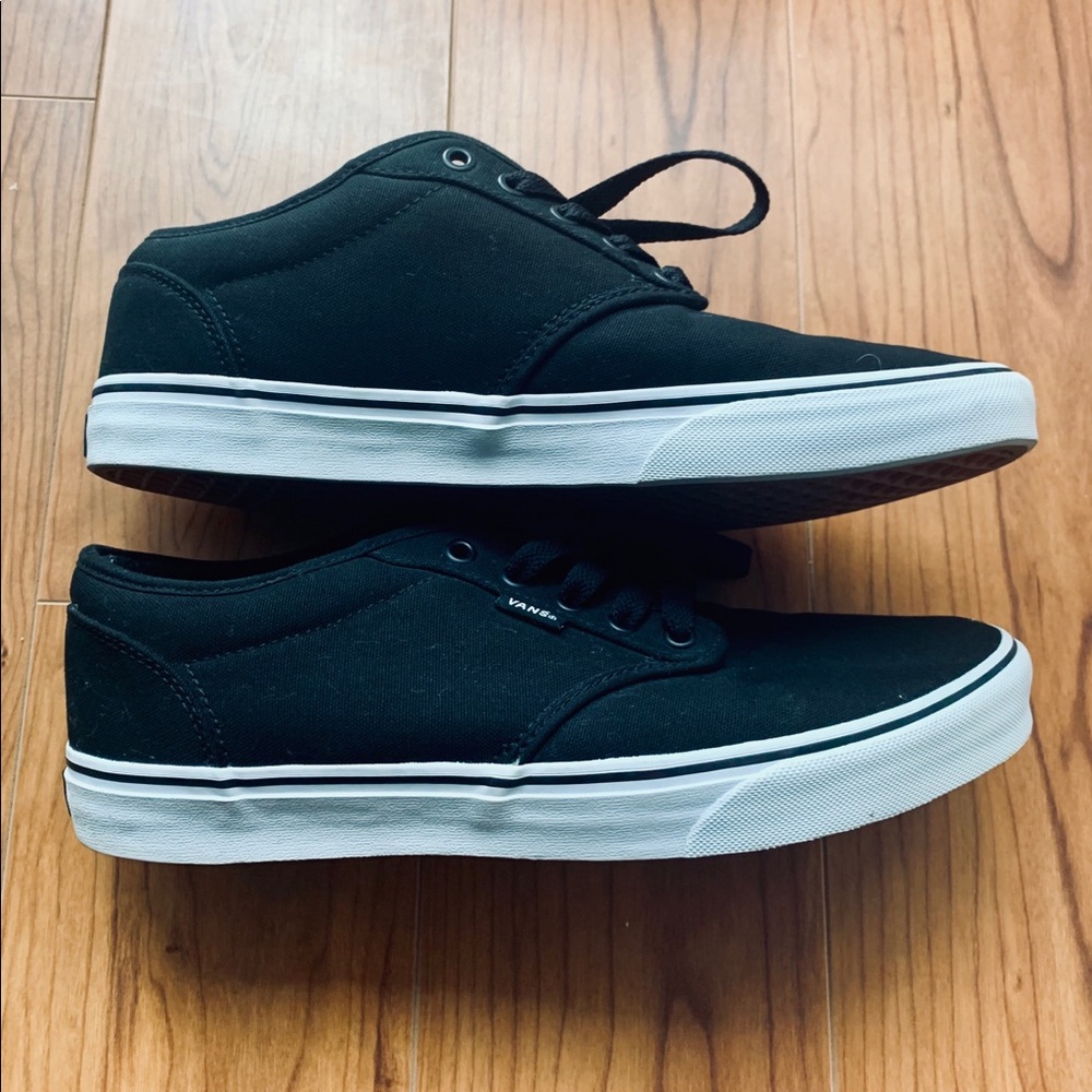 *LIKE NEW* Men’s Atwood VANS | size 11 BLACK